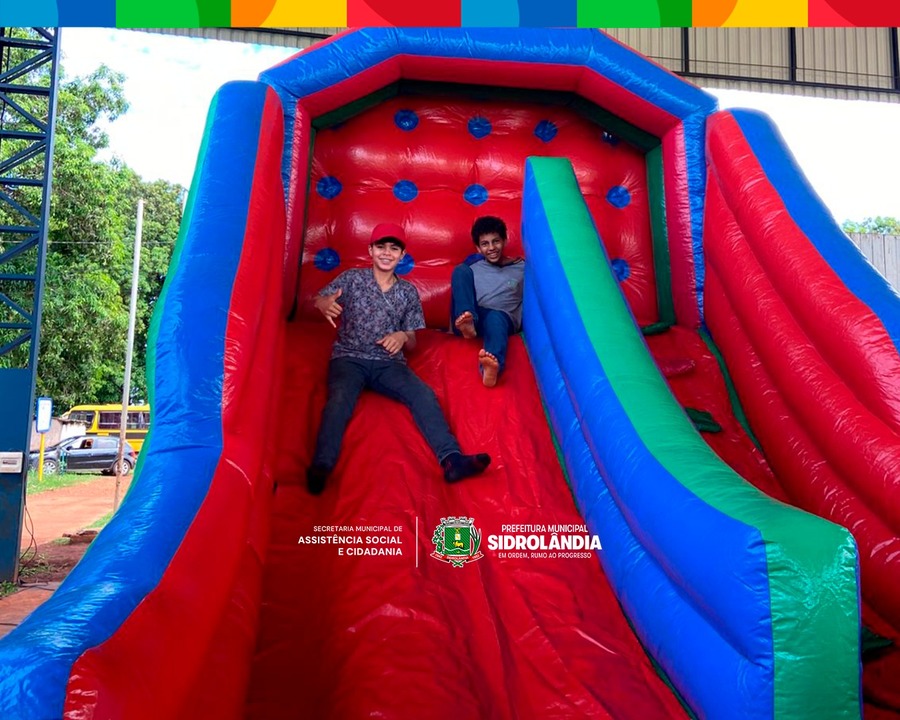 Left or right whatsapp image 2025 11 03 at 08.47.06