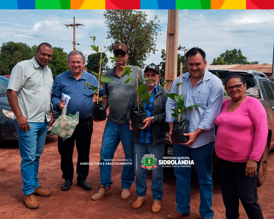 Programa “Troque e Plante” incentiva reciclagem e distribuição de mudas frutíferas na Feira do Capão Seco