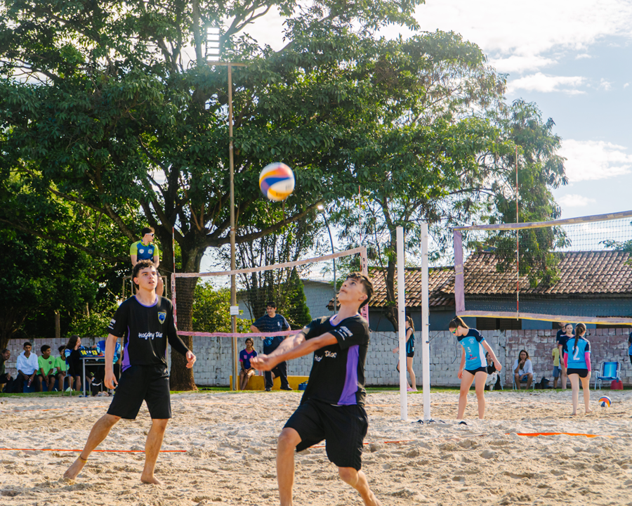 Areia, esporte e integração marcam disputas de vôlei de praia dos Jogos Escolares 2026 