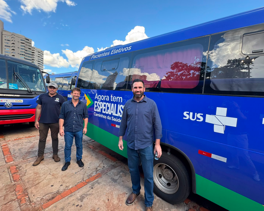 Saúde de Sidrolândia recebe novo micro-ônibus para ampliar o transporte sanitário de pacientes do SUS