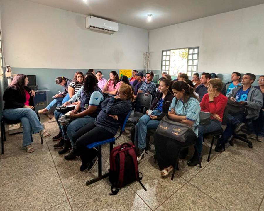 Profissionais da ESF Oscalina Nantes recebem capacitação sobre transição entre insulinas NPH e Glargina