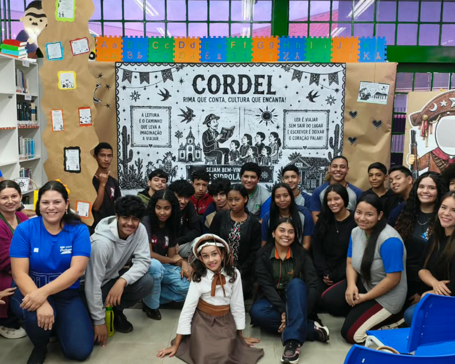 Estudantes da Escola Eldorado apresentam cordéis autorais na Biblioteca do SESI