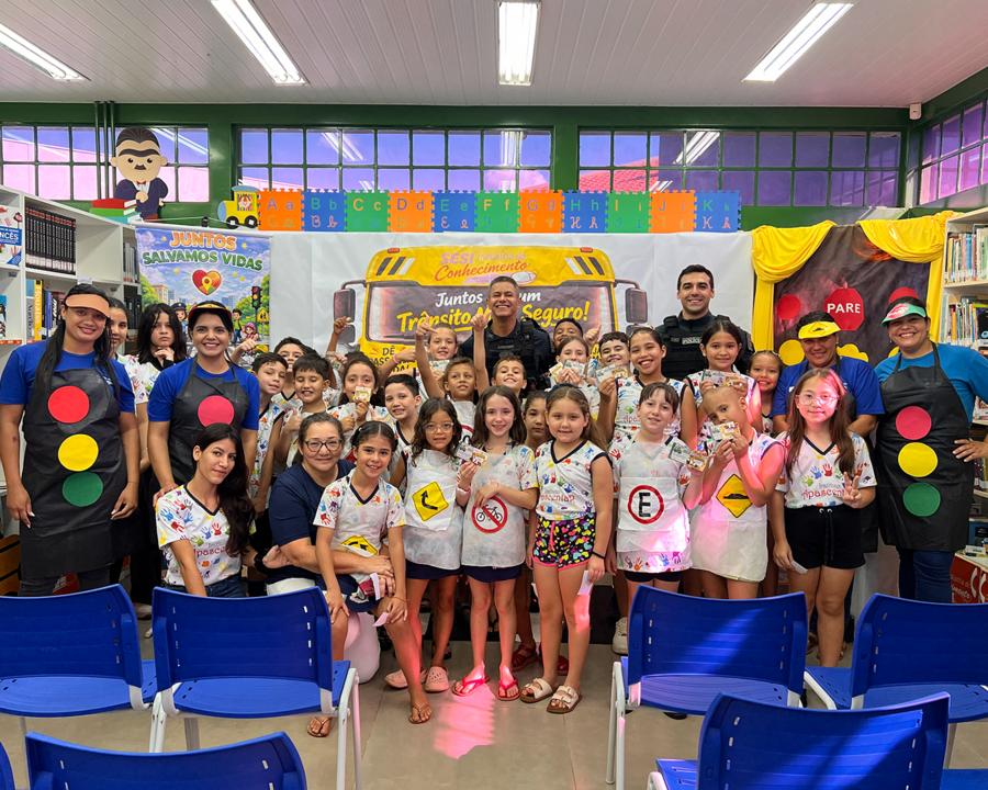 Semana Nacional do Trânsito leva atividade educativa para crianças na Biblioteca Indústria do Conhecimento