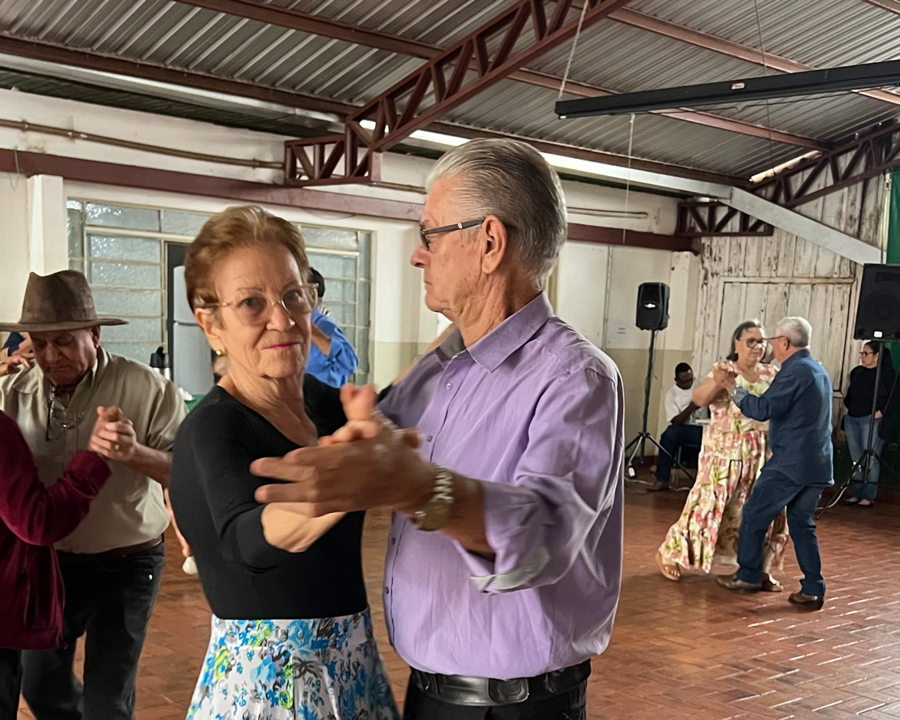 Baile 60+ marca programação especial do Mês da Pessoa Idosa em Sidrolândia