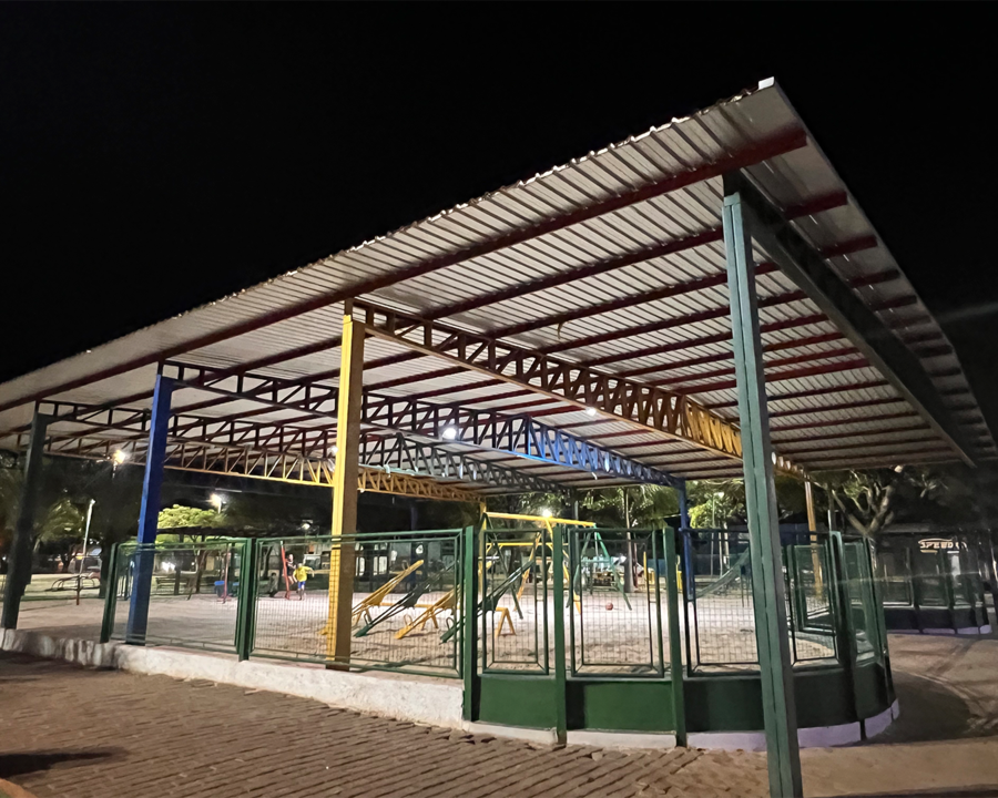 Iluminação é restabelecida na Praça Tancredo Neves e em trecho da Avenida Antero Lemes