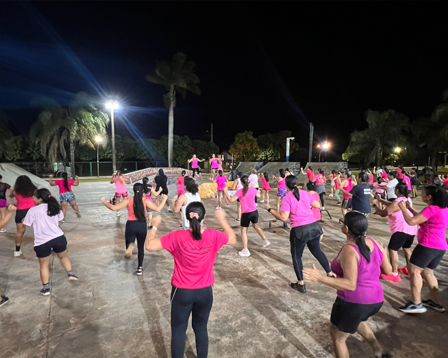 Zumba e funcional marcam ação do Outubro Rosa no Parque Leonel Brizola
