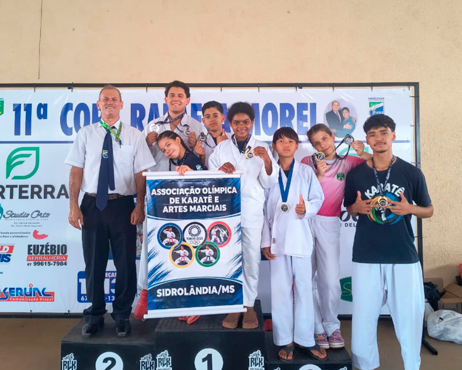 Atletas de Sidrolândia conquistam nove medalhas em competição de karatê em Dourados